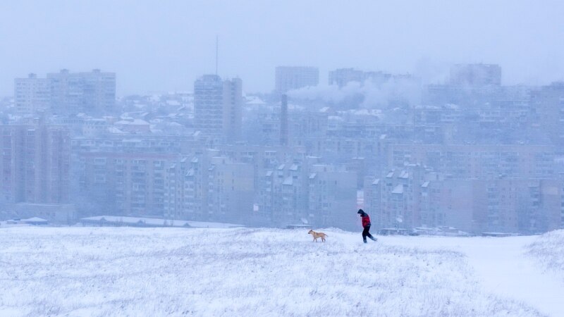Фотозона с заснеженными пейзажами. Как зима калечит крымчан