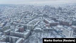 Predsednički i beogradski izbori, uz vanredne parlamentarne, trebalo bi da budu održani u Srbiji 3. aprila. (Foto: Pogled na Tašmajdanski park prekriven snegom, Beograd, Srbija, 22. januar 2022. )