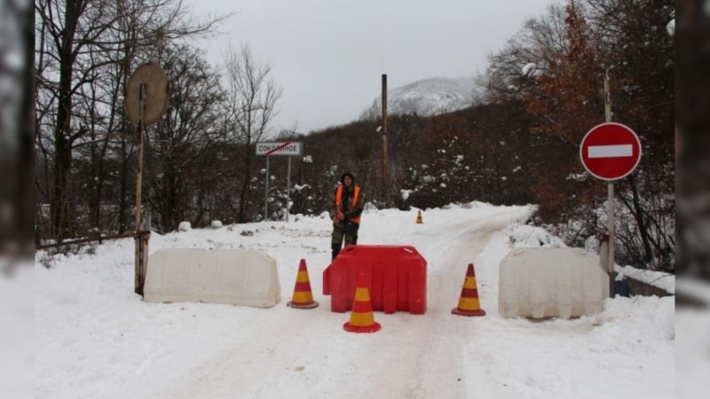 В Крыму из-за погодных условий со стороны Ялты закрыт проезд на плато Ай-Петри – МЧС РФ