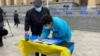 Люди подписывают резолюцию в поддержку Украины. Тбилиси, 28 января 2022 года