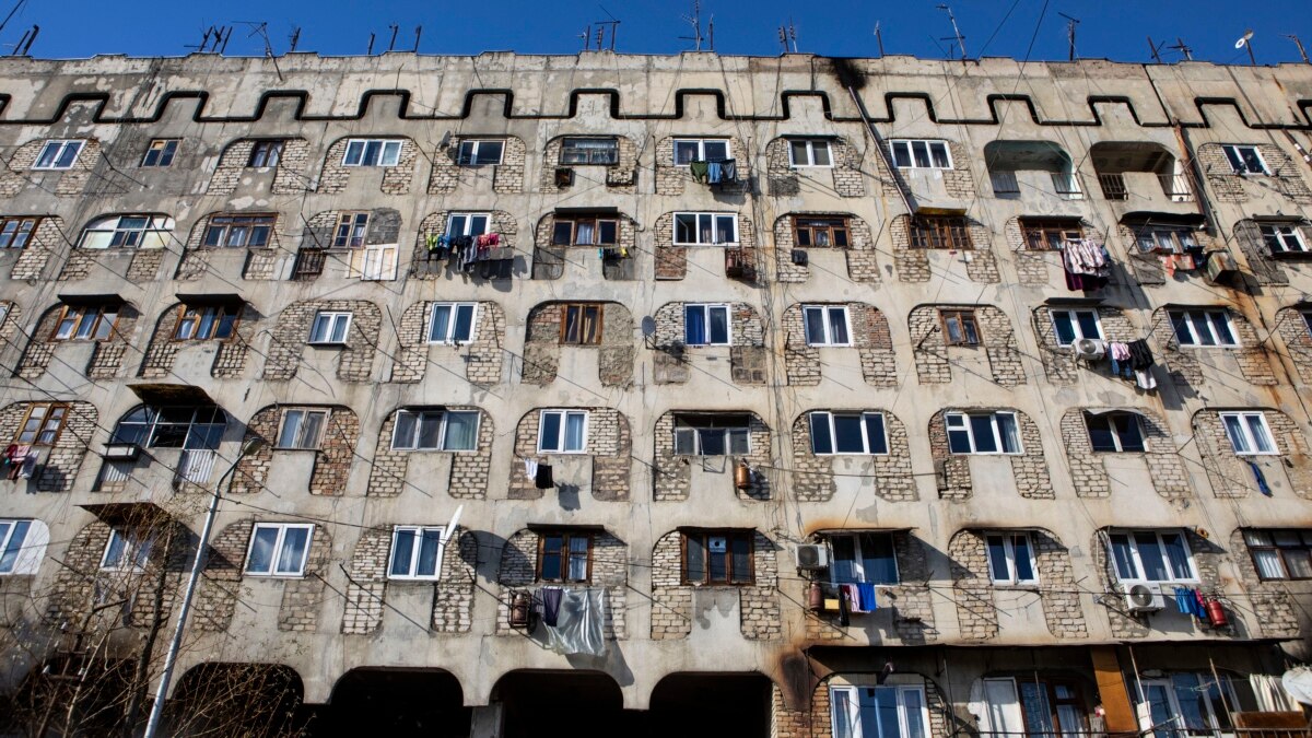 Despair, Grief After Suspected Suicide At Tbilisi's Crumbling 'Titanic' For Displaced Georgians - Vimarsana News