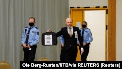 Anders Behring Breivik na saslušanju u Skienu, Norveška, januar 2022.