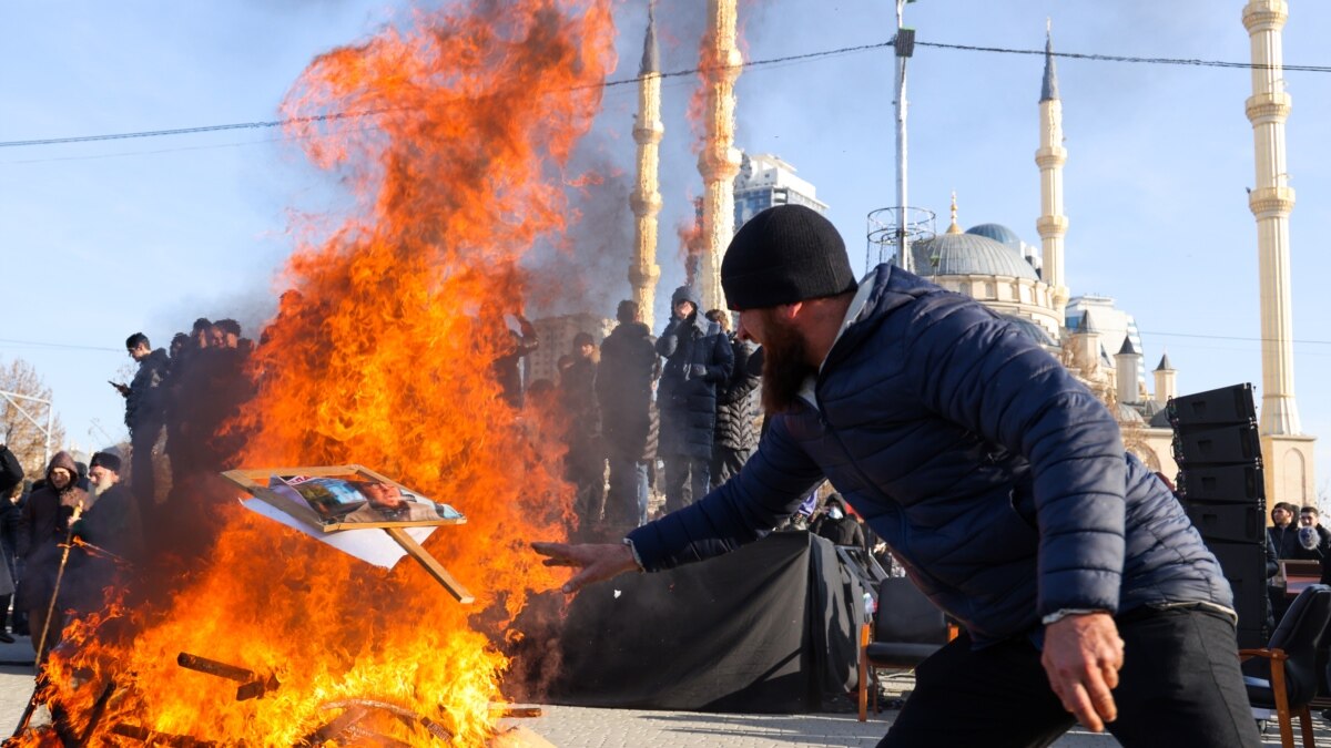 Чечня против. Митинг в Грозном.