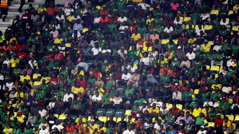 Shtypje vdekjeprurëse jashtë stadiumit të Kamerunit