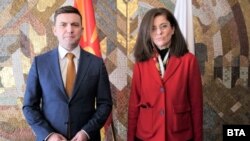 Шефицата на бугарската дипломатија Теодора Генчовкса и Министерот за надворешни работи Бујар Османи 