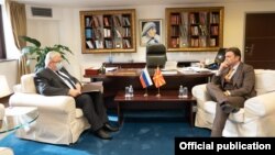 Министерот за надворешни работи Бујар Османи се сретна со рускиот амбасадор во Македонија Сергеј Баздникин на 31 јануари 2022