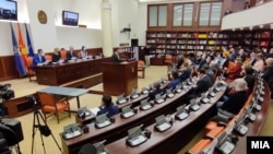 Obraćanje makedonskog šefa diplomatije Bujara Osmanija pred parlamentarnom Komisijom za spoljnu politiku kojoj je podneo izveštaj o odgovorima iz takozvanog paketa 5+1 u vezi sa makedonsko-bugarskim odnosima, 28. januar 2022.