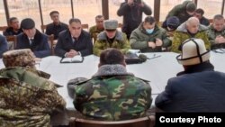 Властите в Таджикистан обсъждат сблъсъците. 