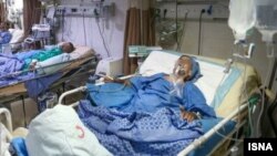 این هفته ۳۶ نفر از بیماران مبتلا به کووید-۱۹ نیز در بخش‌های مراقبت‌های ویژه بیمارستان‌ها در ایران بستری شده‌اند