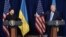 Президент США Трамп (справа) встретился с президентом Украины Зеленским во Флориде США, 28 декабря 2025 года
