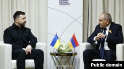 Armenia - Prime Minister Nikol Pashinian meets Ukraine's President Volodymyr Zelenskyy, Yerevan, May 4, 2026.