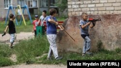 Дзеці гуляюцца ў Заслаўскім двары, 19 ліпеня 2018