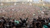 میرحسین موسوی در جمع هوادارانش در کرج، خرداد ۱۳۸۸