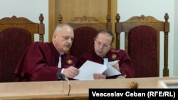 Judecătorii Curții Supreme de Justiție Vladimir Timofti și Anatolie Țurcan