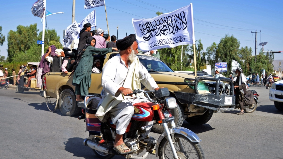 Southern Afghan City Becomes De Facto Capital As Taliban Chief Tightens Grip On Power photo