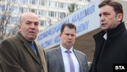 Министрите на външните работи на България и Северна Македония - Николай Милков (ляво) и Буяр Османи (дясно)