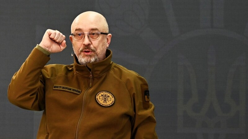 СМИ: Резников встретился с Зеленским и остаётся на посту главы Минобороны