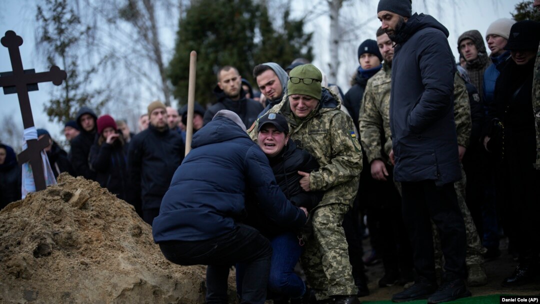 De la începutul războilui și până acum, 200.000 de oameni, civili și soldați, au murit în Ucraina. 