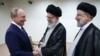 ولادیمیر پوتین در دیدار با علی خامنه‌ای (نفر وسط) رهبر جمهوری اسلامی و ابراهیم رئیسی، رئیس‌جمهور اسلامی ایران