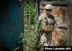 There are now about 50,000 servicewomen in Ukraine's armed forces, including some 5,000 on the front lines. (file photo)