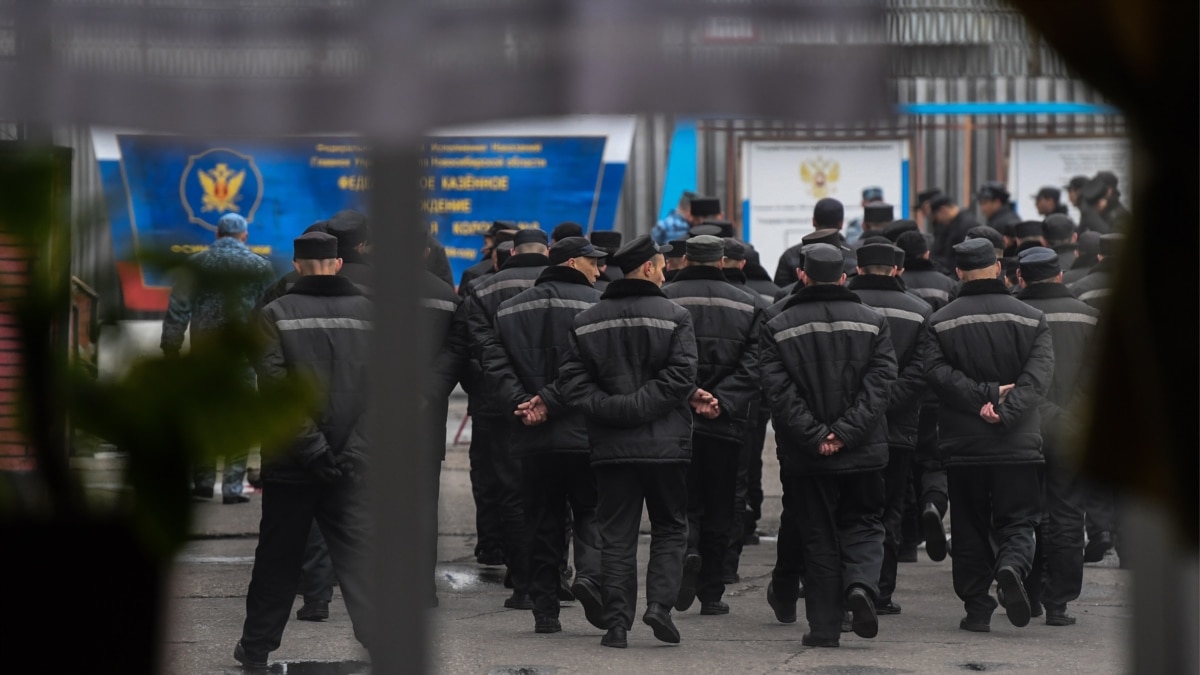 У РФ пропонують ставити в’язнів на військовий облік