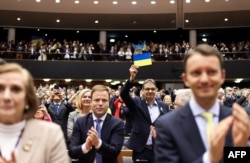  Евродепутати реагират на речта на Зеленски 