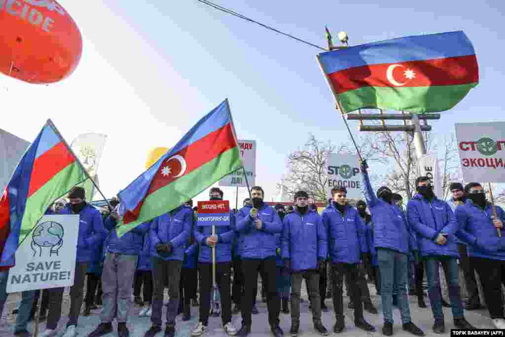 The blockade has been staged by people claiming to be environmental activists from Azerbaijan, who say Armenia has been illegally mining in Nagorno-Karabakh. The activists have been backed by the Azerbaijani authorities.