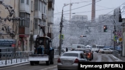 Первый с начала зимы обильный снег в Симферополе