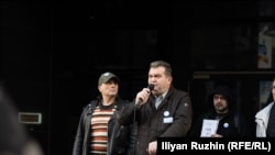  Председател на Сдружение БОЕЦ Георги Георгиев приказва пред събралите се хора на митинга против цензурата във Facebook 