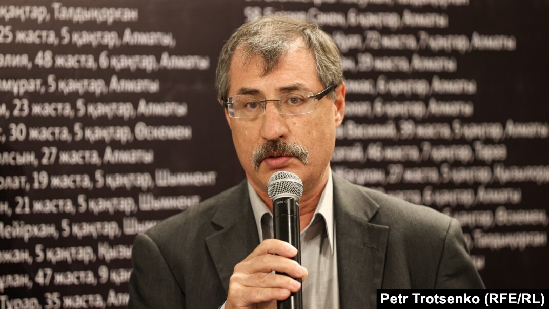 Дикасы мен кисы бар транс әйелдің видеосы