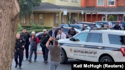 Полицията задържа предполагаемия извършител на масовата стрелба в Халф Муун Бей, Калифорния, 23 януари 2023 г.