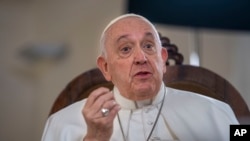 Папа додав, що «справжню перемогу» в Україні «не можна будувати на руїнах»