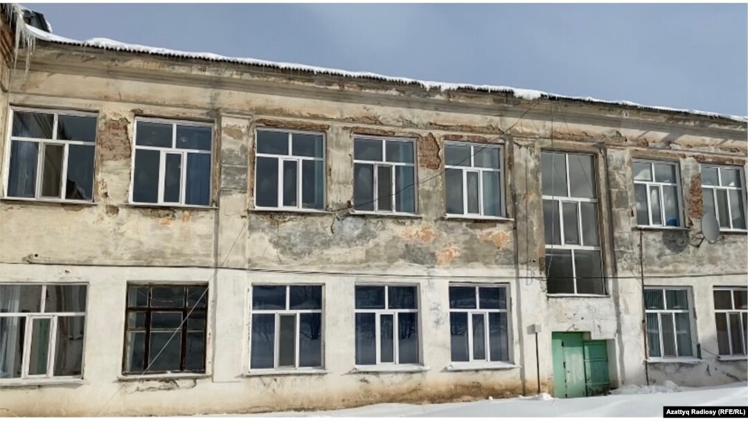 Баспасөз хатшысы Вудманның порно кастингінің видеосында пайда болды. Микро пенис порно