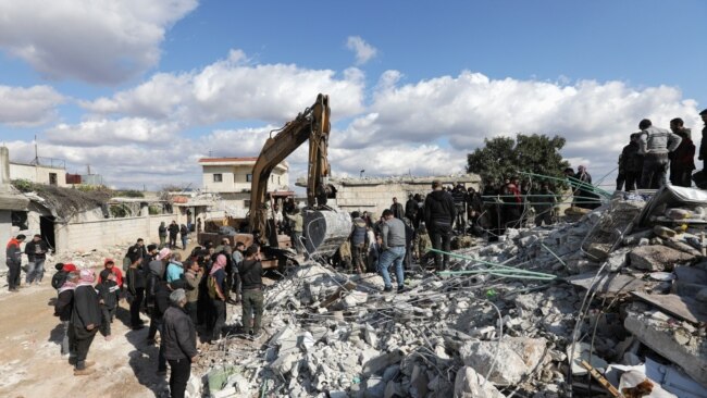 Kërkime për të mbijetuar në male rrënojash në Siri