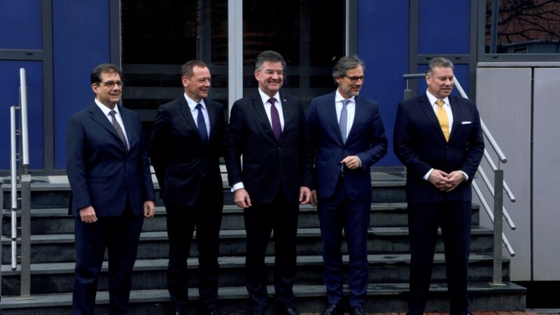 Diplomatët perëndimorë vizitojnë Kosovën dhe Serbinë