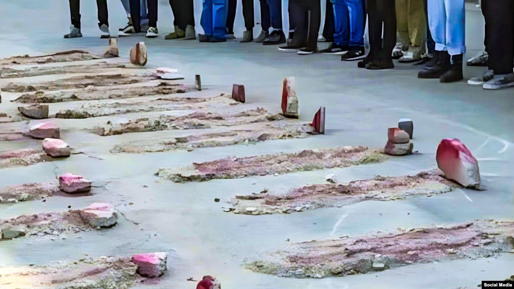 اعتراض سمبولیک دانشجویان مجسمه‌سازی دانشگاه هنر تهران به کشتار معترضان در دی‌ماه ۱۴۰۱