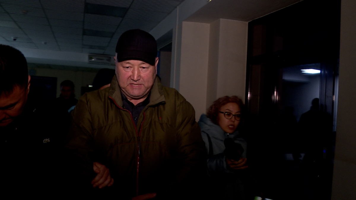 Бывший вице-премьер Жениш Разаков стал фигурантом сразу двух уголовных дел