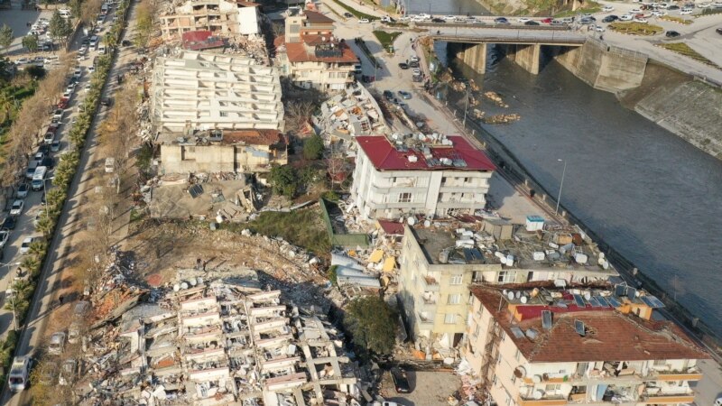 Numărul morților după cutremurul de luni din Turcia și Siria a trecut de 20 de mii