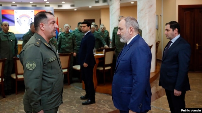 Armenia - Prime Minister Nikol Pashinian visits the Armenian Defense Ministry for a meeting with Defense Minister Suren Papikian (right) and army top brass, Yerevan, January 17, 2023.