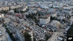 Fotografija iz zraka prikazuje centar grada Hataya, na jugu Turske nakon zemljotresa u utorak, 7. februara 2023.