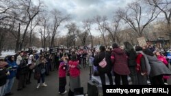 Разрешённый митинг с требованием разрешить проведение женского марша и митинга 8 марта 2023 года в Алматы