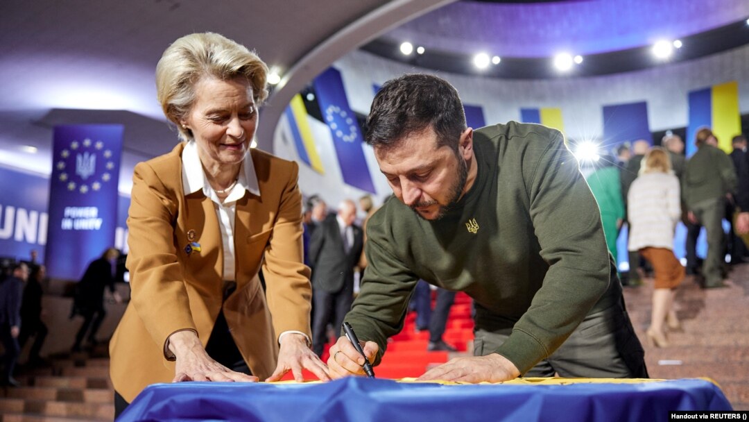 Претседателката на ЕК, Урсула Фон дер Лајен и украинскиот претседател Володомир Зеленски