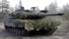 Крім того, Німеччина видасть відповідні дозволи партнерам, які хочуть передати Україні танки Leopard 2 з власних складів