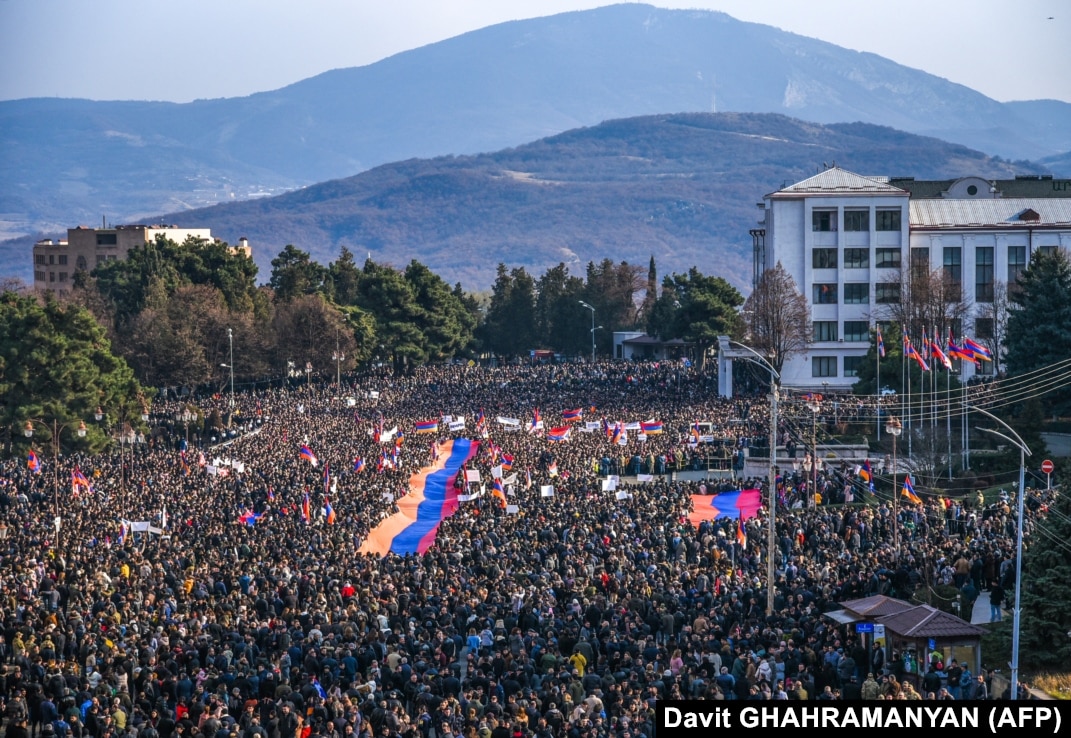 Armenia, Azerbaijan see mirror images in conflict