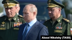 General Valery Gerasimov, the chief of Russia’s General Staff (left), Russian President Vladimir Putin, and Defense Minister Sergei Shoigu in 2019.