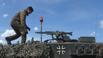Германия ще изпрати 14 танкa Леопард 2 на Украйна съобщи
