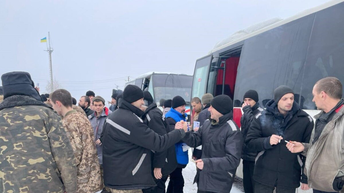 У Зеленського розповіли про стан звільнених з полону українських захисників
