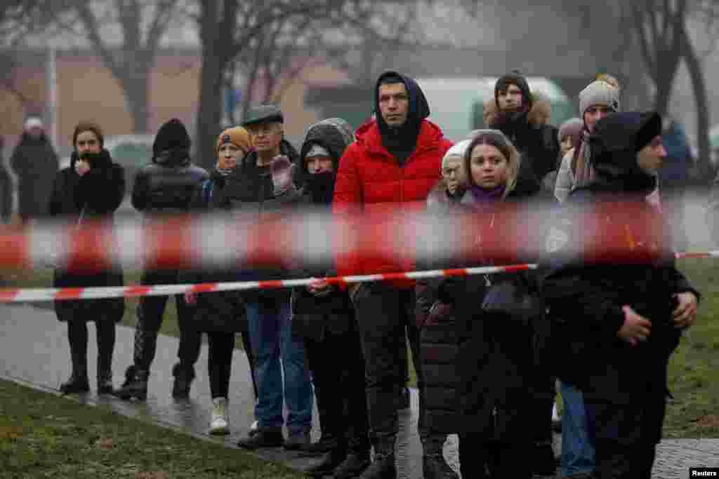 Повідомляється, що 9 із 14 загиблих перебували на борту гелікоптера ДСНС