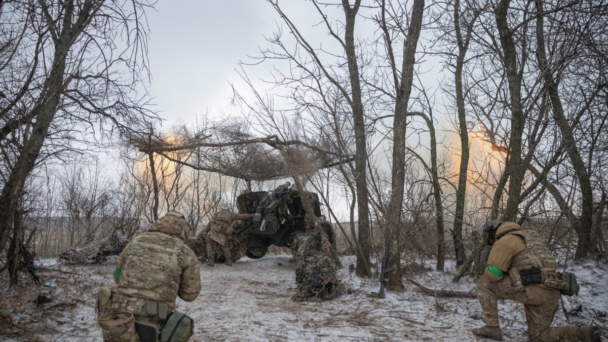 Руски въздушен обстрел в Херсонска област в южна Украйна уби