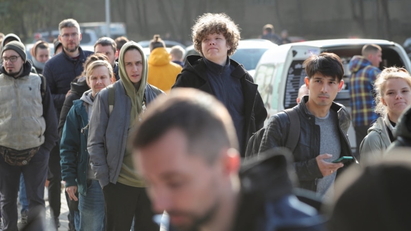 Биыл үш айда 14 мыңға жуық ресейлік Қазақстанда уақытша тұруға рұқсат алған